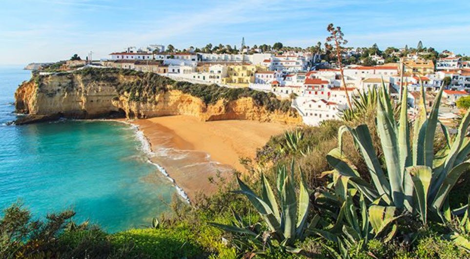 Praia de Carvoeiro, Portugal
